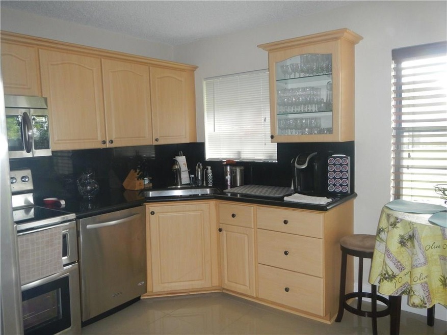 KITCHEN NEWER APPLIANCES
