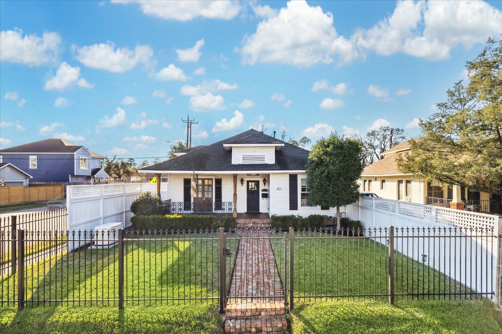 801 Walton St, Houston, TX 77009 - photo 1
