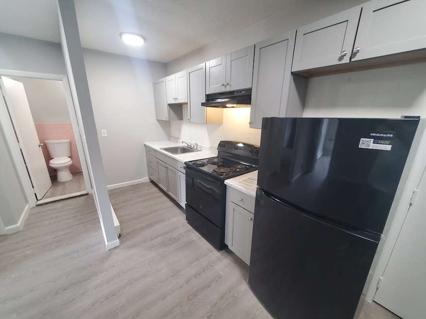 760 Cummins Hwy unit 32, Mattapan, MA 02126 - photo 1