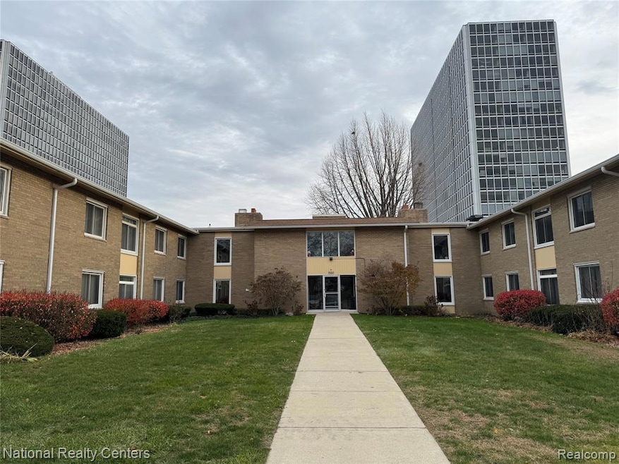 1550 Cherboneau Place unit 201, Detroit, MI 48207 - photo 1