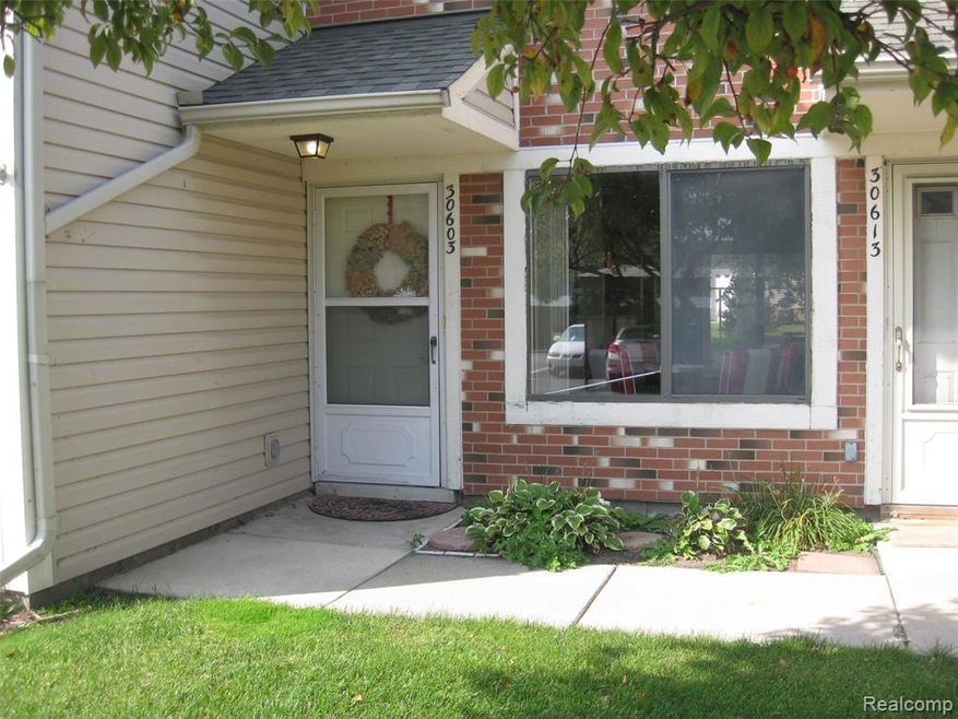 30603 Hidden Pines Ln unit 99, Roseville, MI 48066 - photo 1