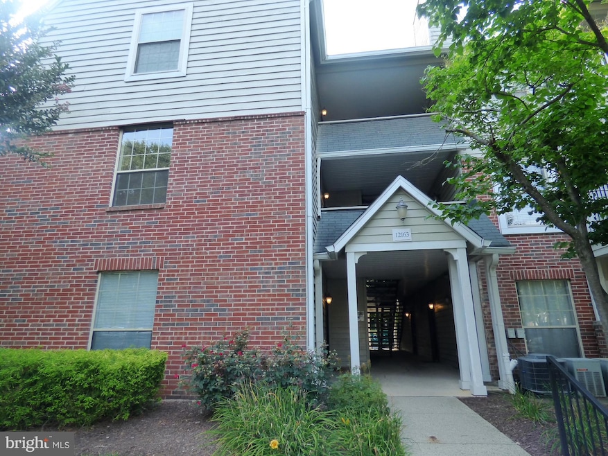 12163 Penderview Terrace unit 1021, Fairfax, VA 22033 - photo 1