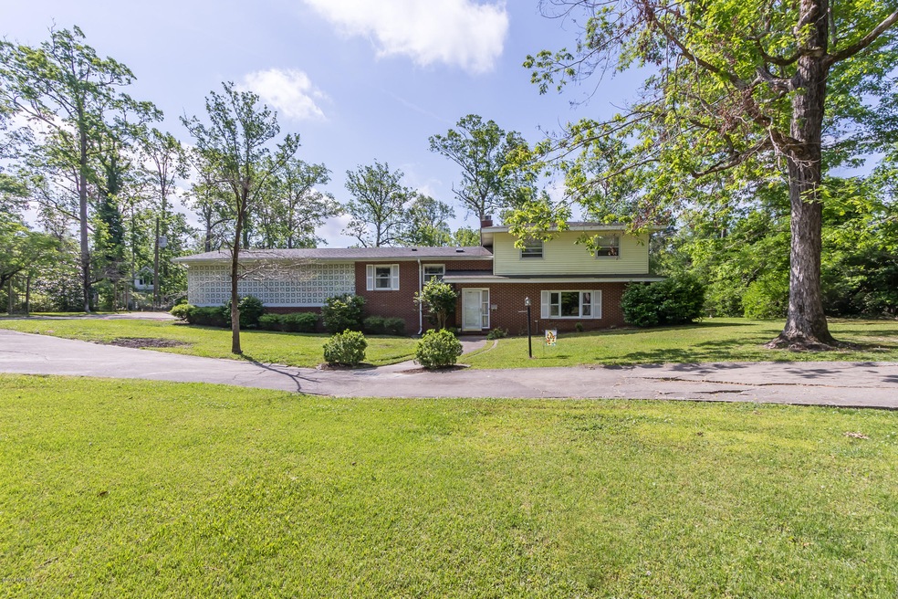 102 Courtland Dr, Jacksonville, NC 28546 - photo 1