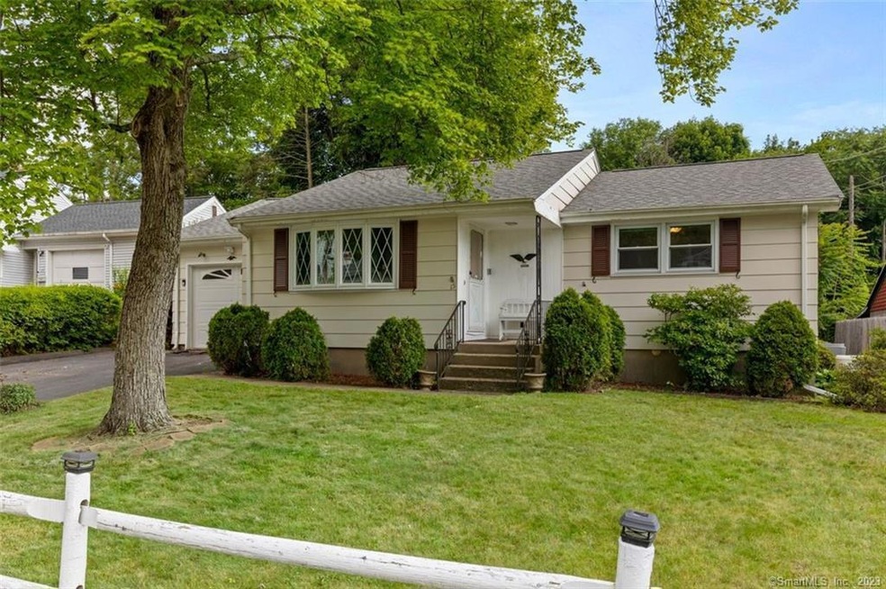 15 Grove Ct, Meriden, CT 06451 - photo 1