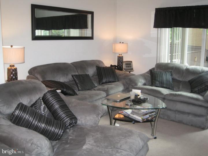 815 Jamestown Rd, East Windsor, NJ 08520 - photo 1