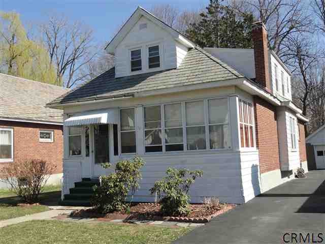 37 Holmes Ct, Albany, NY 12209 - photo 1