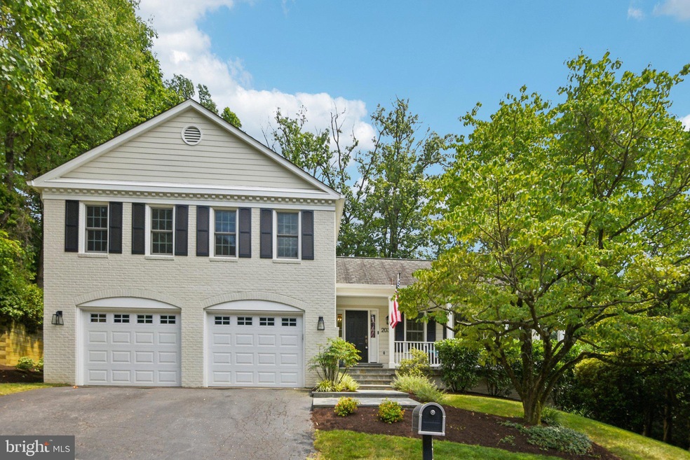 2033 Franklin Cluster Ct, Falls Church, VA 22043 - photo 1