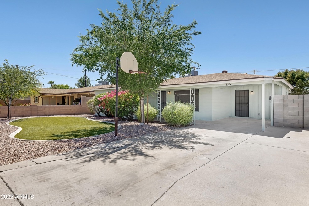 2314 N 37th Way-3