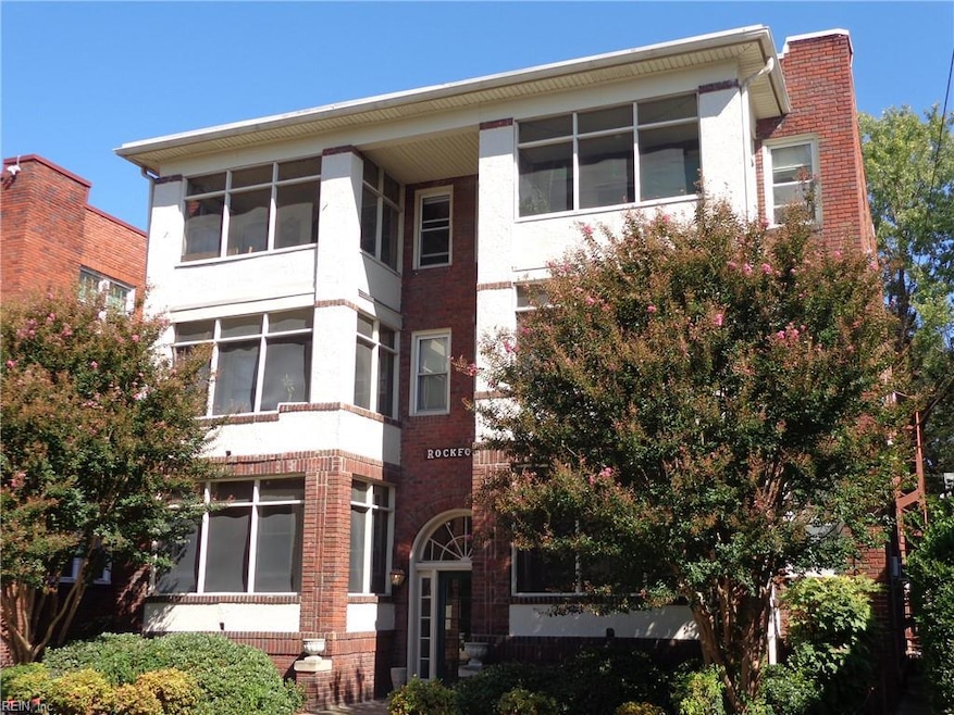 824 Brandon Ave unit 5, Norfolk, VA 23517 - photo 1