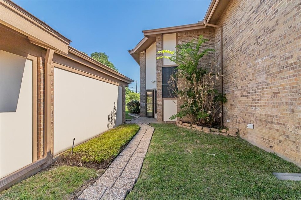 7 Dewberry Ct, Bedford, TX 76021 - photo 1