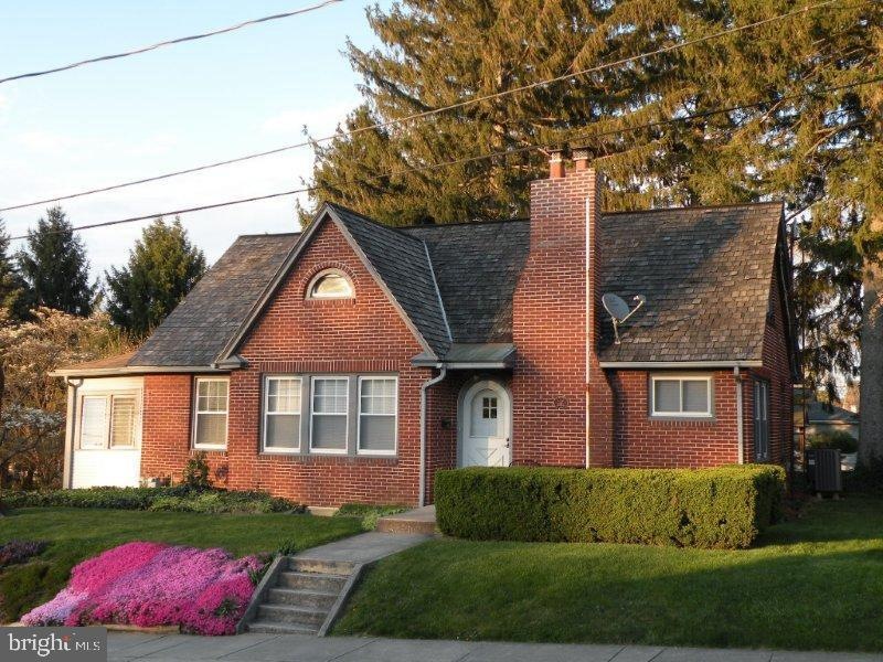 51 Union Ave, New Holland, PA 17557 - photo 1