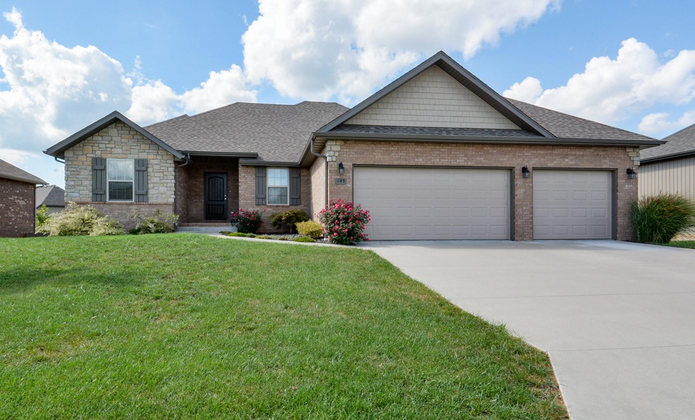 645 Maplewood Hills Dr, Nixa, MO 65714 - photo 1