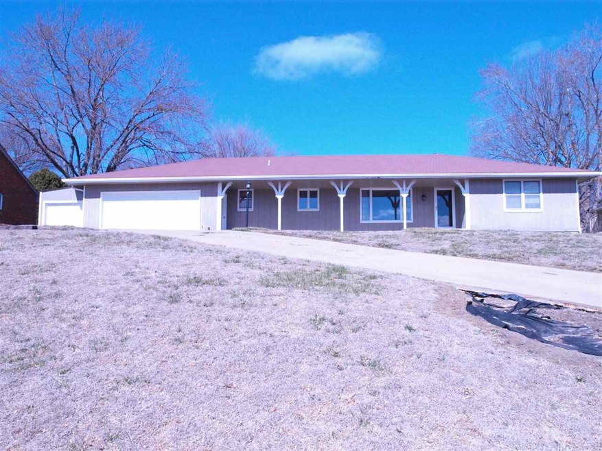 7030 SW Fountaindale Rd, Topeka, KS 66614 - photo 1