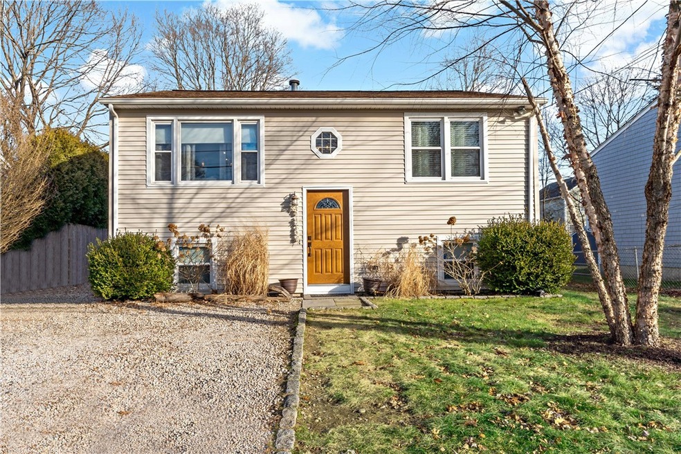 38 Lakeview Dr, Narragansett, RI 02882 - photo 1