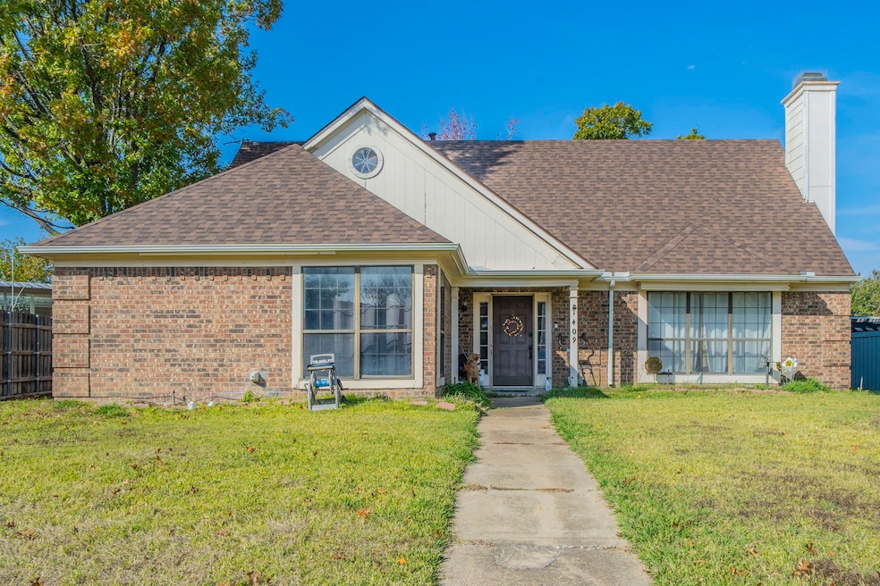 1409 Sheffield Ct, Mesquite, TX 75149 - photo 1