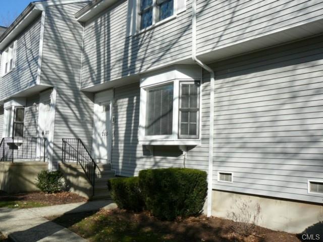 285 Glendale Ave unit F2, Bridgeport, CT 06606 - photo 1