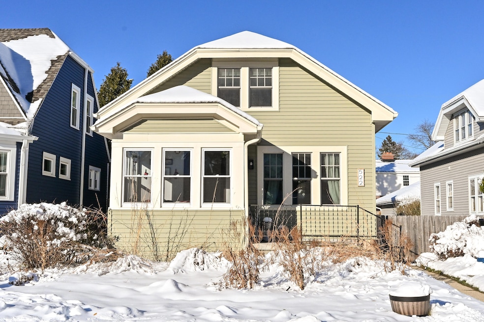 522 Oak St, South Milwaukee, WI 53172 - photo 1
