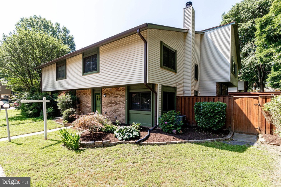 5682 Oak Tanager Ct, Burke, VA 22015 - photo 1