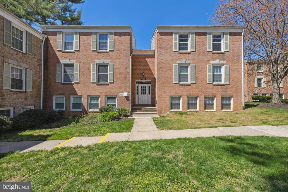 856 Quince Orchard Blvd unit 202, Gaithersburg, MD 20878 - photo 1