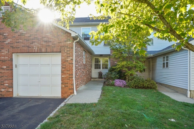 21 Coachlight Dr unit 33, Chatham, NJ 07928 - photo 1