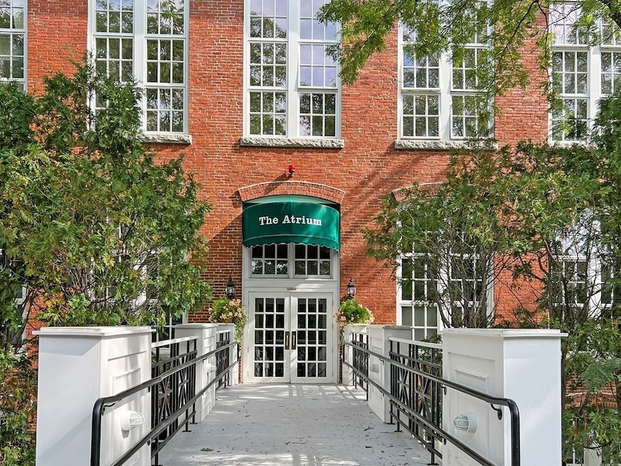 53 Warren St unit 116, Newburyport, MA 01950 - photo 1