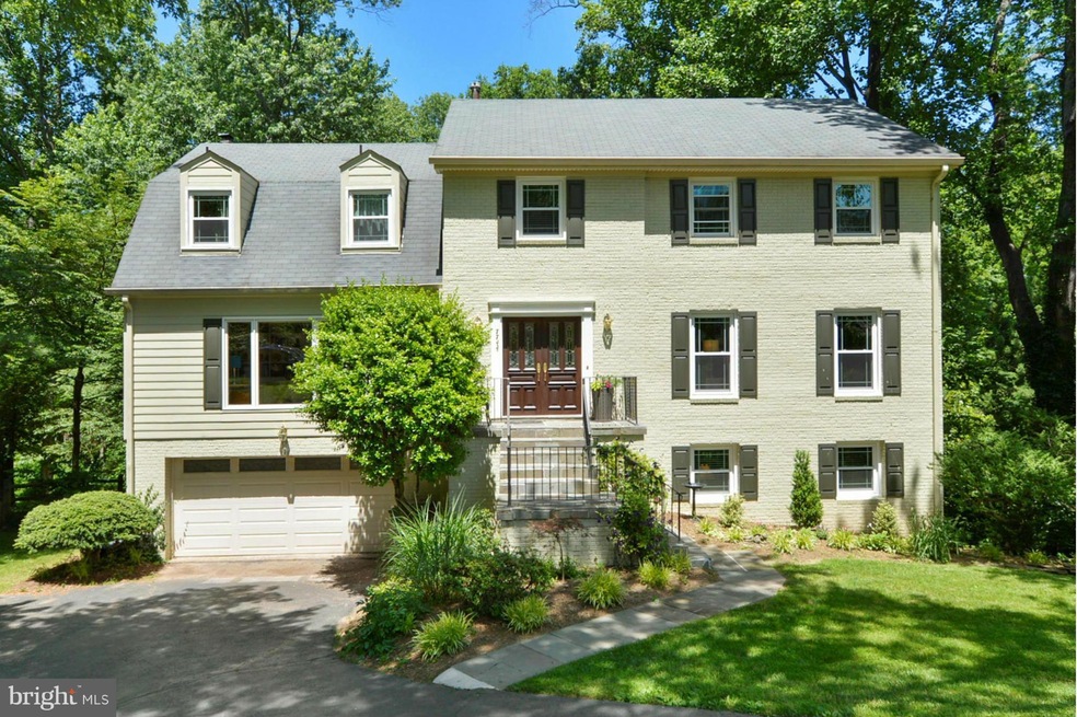 7744 Bridle Path Ln, McLean, VA 22102 - photo 1
