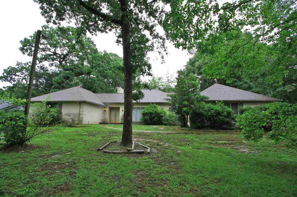 1507 Jeff Davis Dr, Tyler, TX 75703 - photo 1