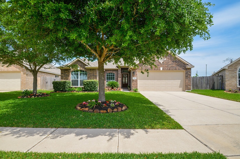 2027 Silverwater Ct, Richmond, TX 77469 - photo 1