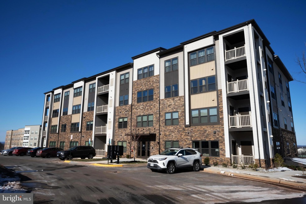 46320 Mount Milstead Terrace unit 203M, Sterling, VA 20164 - photo 1