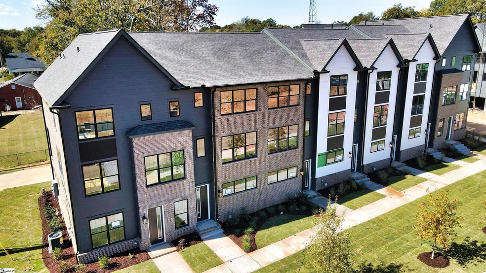 1305 Pendleton St unit 11, Greenville, SC 29611 - photo 1