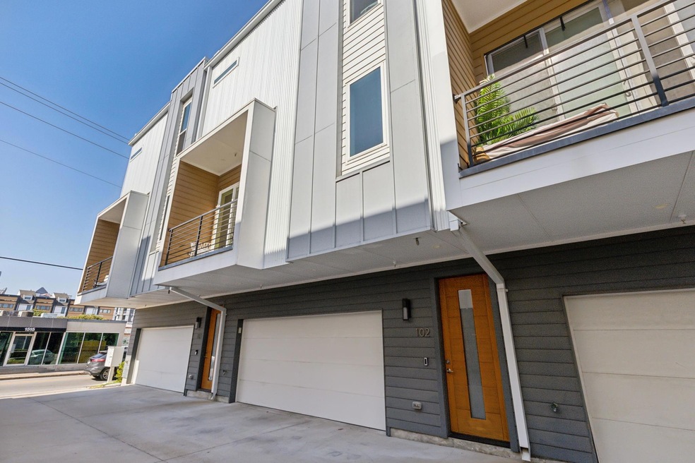 3 story unit