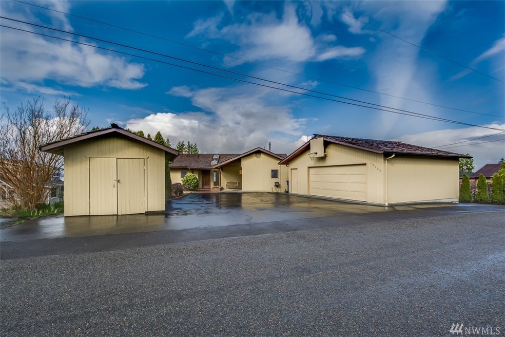 19025 Soundview Dr NW, Stanwood, WA 98292 - photo 1