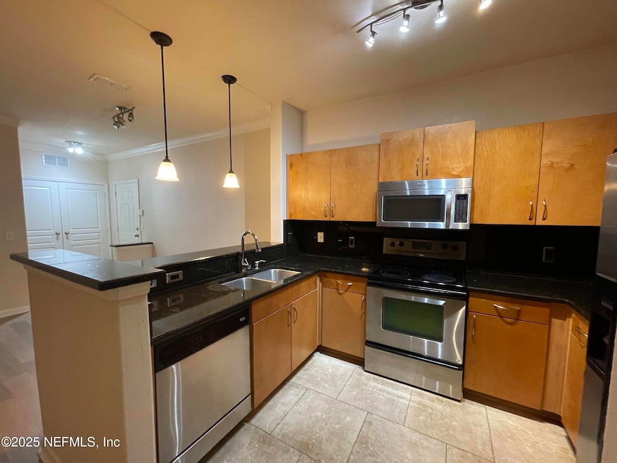 For Rent $1,596/month • Co-Listing Agent