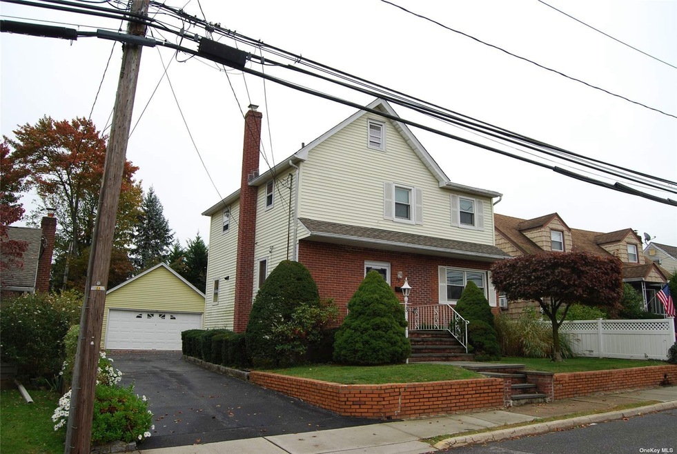 15 East Ave, Glen Cove, NY 11542 - photo 1