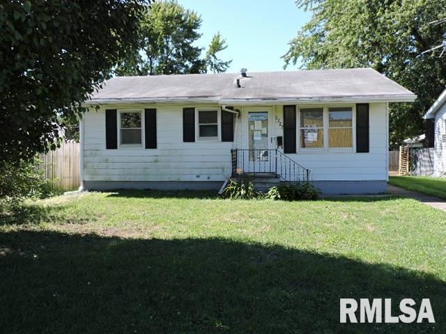 1727 Tremont St, Lincoln, IL 62656 - photo 1