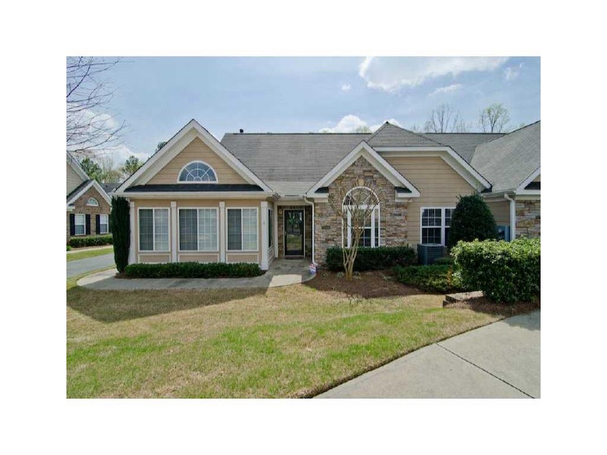 Exterior Front. 2904 Village Lane