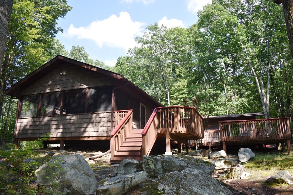 803 Chestnut Ct, Hawley, PA 18428 - photo 1