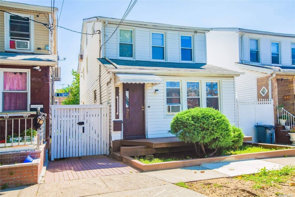 Sold $1,150,000 • Co-Listing Agent