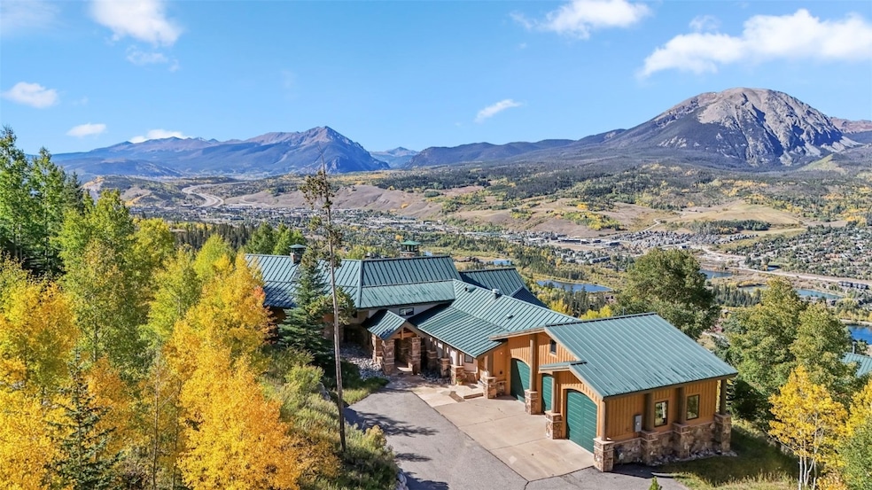 731 Lakeview Circle is a custom home featuring pan