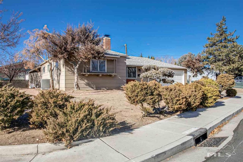 2219 11th St, Sparks, NV 89431 - photo 1