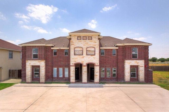 1403 W Kiwi unit D, Pharr, TX 78577 - photo 1