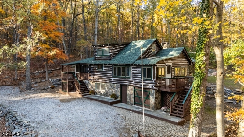 Pending $479,000 • Co-Listing Agent