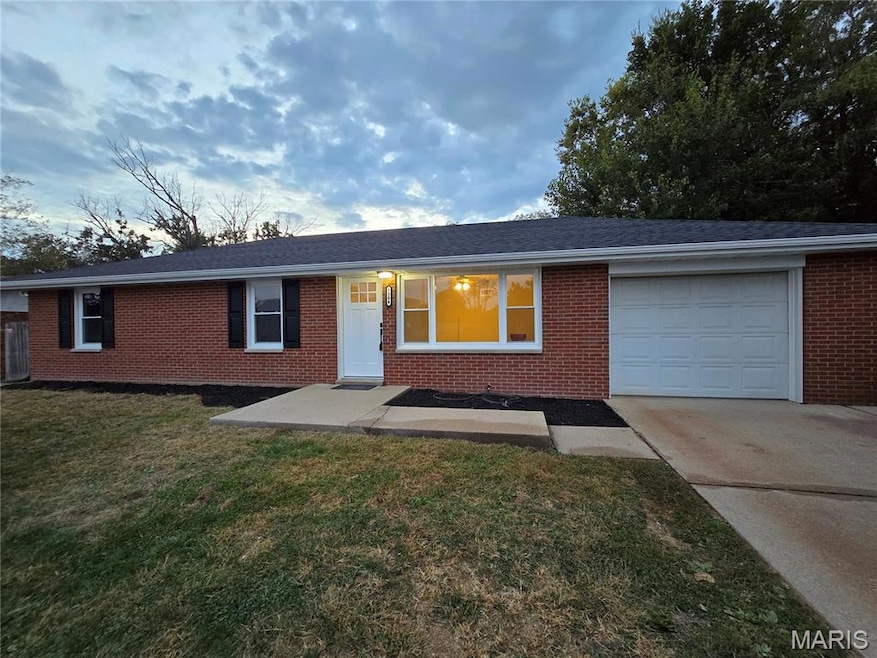 7304 Montclair Ave, Godfrey, IL 62035 - photo 1