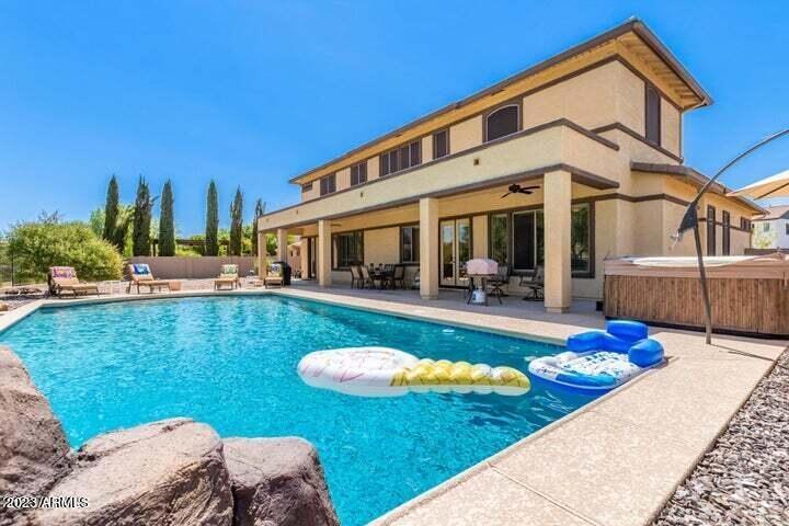 Amazing Pool