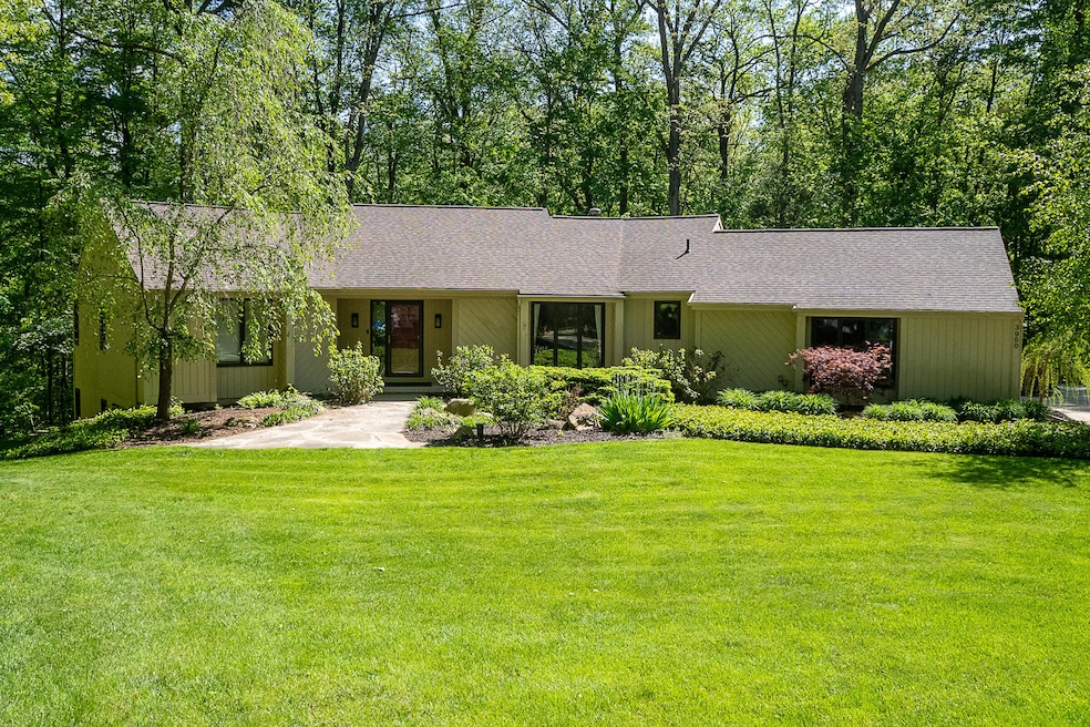 3950 Maplecrest Ct