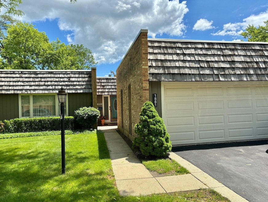1881 Somerset Ln unit 8, Northbrook, IL 60062 - photo 1
