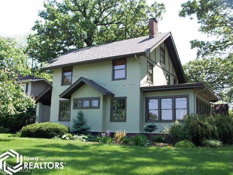 1017 S 5th Ave W, Newton, IA 50208 - photo 1