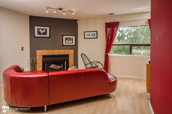 5300 E 4th Ave Anchorage AK-small-004-Li