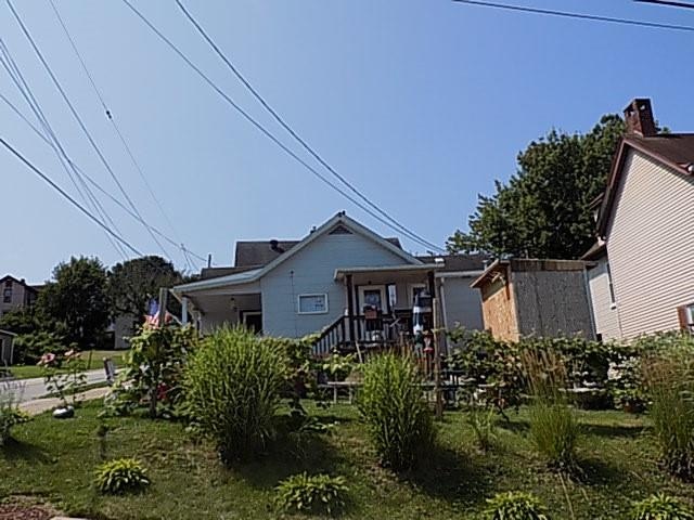 802 Hancock Ave, Vandergrift, PA 15690 - photo 1