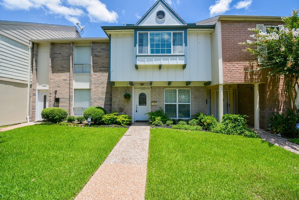 10241 Longmont Dr unit 34/9, Houston, TX 77042 - photo 1